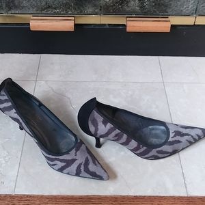 Donald J. Pliner grey suede pumps